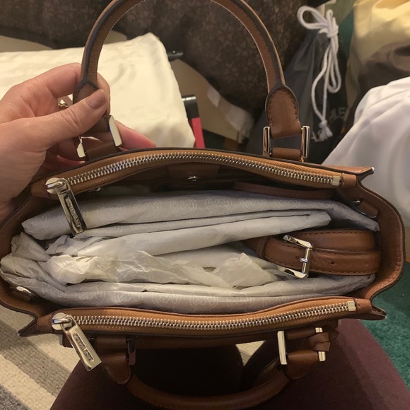 Authentic Michael Kors Bag - Picture 4 of 4